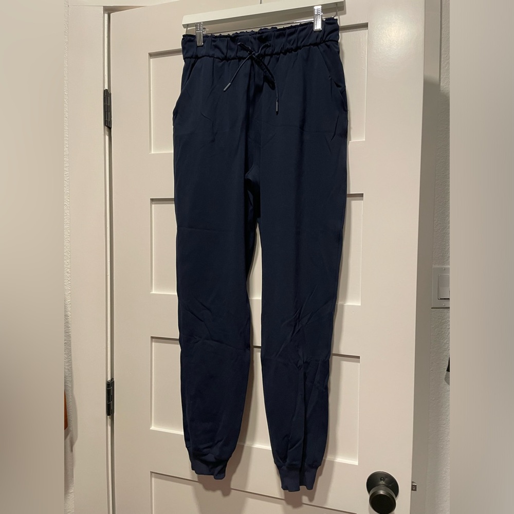 Lululemon High Rise Ladies Joggers in Navy
